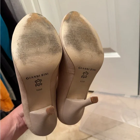 Gianni Bini Leather, Peep Toe Heels - Picture 5 of 6